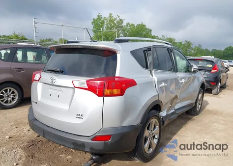 2015 Toyota Rav4 Xle z USA, uszkodzony, nr VIN JTMRFREV3FD140334